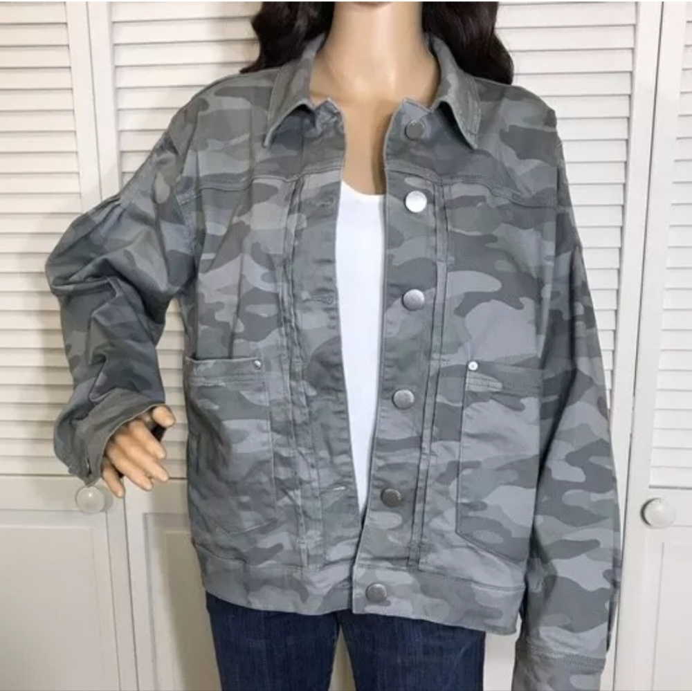 Democracy Camouflage Green Gray Cotton Spandx jacket Size Large Nwtg